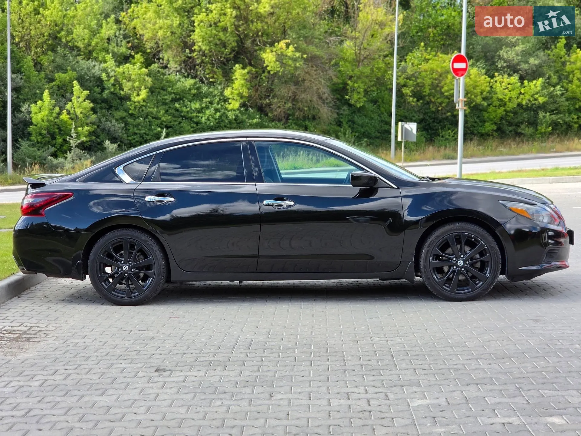 2017 Nissan Altima - мініатюра 2