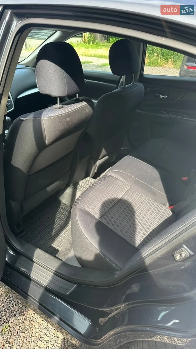 2017 Nissan Altima - мініатюра 6