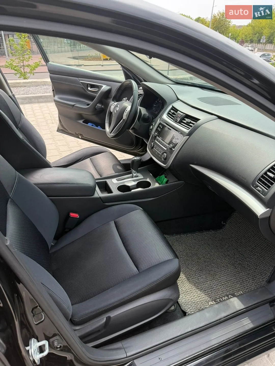 2016 Nissan Altima - мініатюра 16