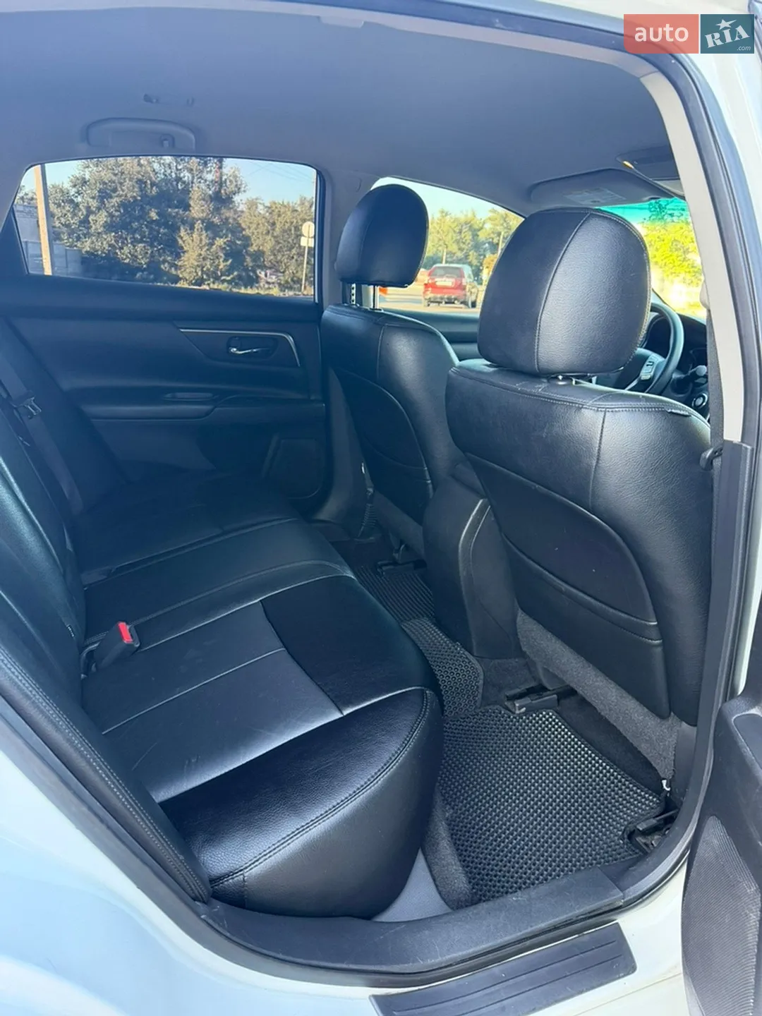 2015 Nissan Altima - мініатюра 16