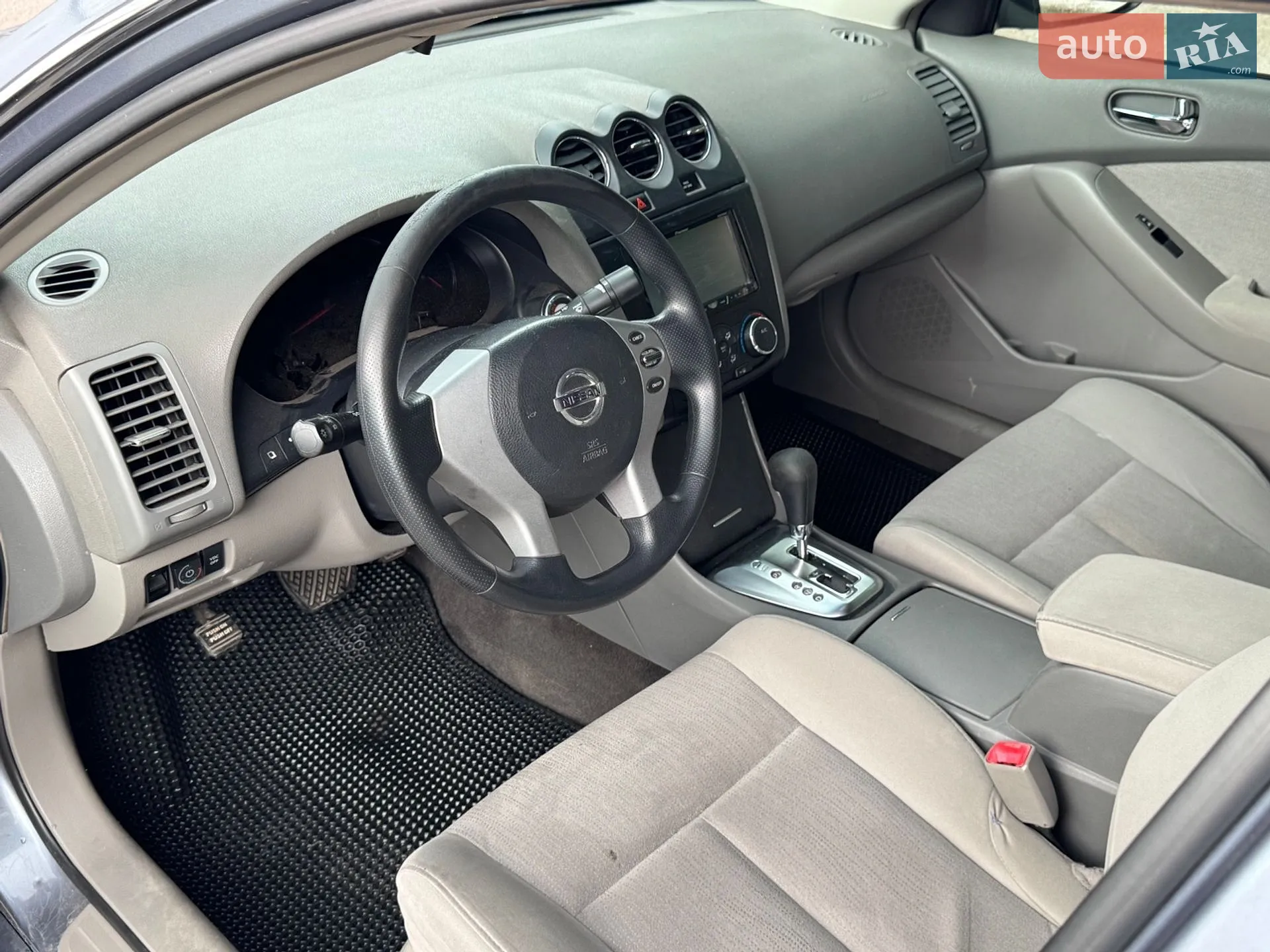 2010 Nissan Altima - мініатюра 11