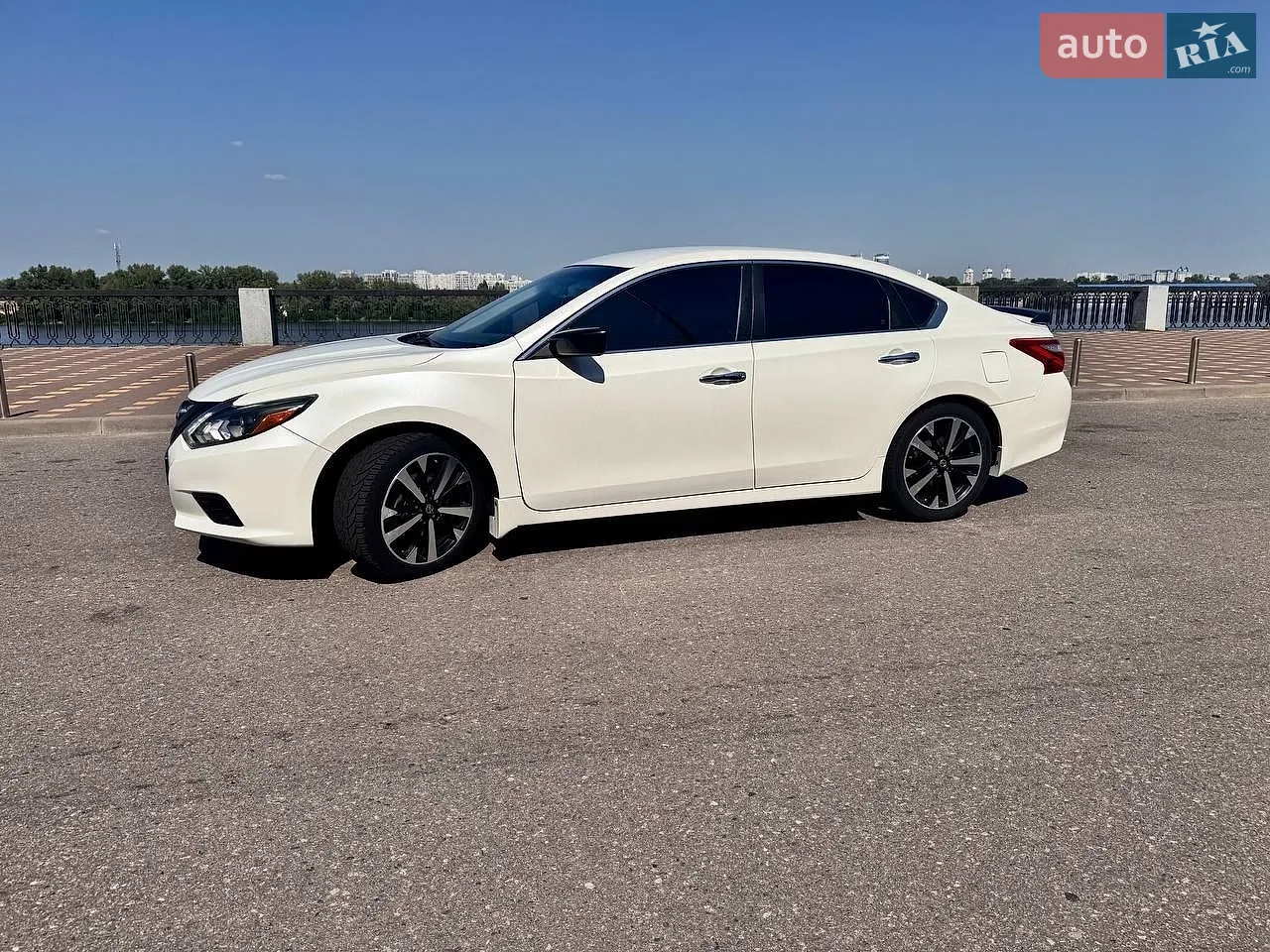 2017 Nissan Altima - мініатюра 9