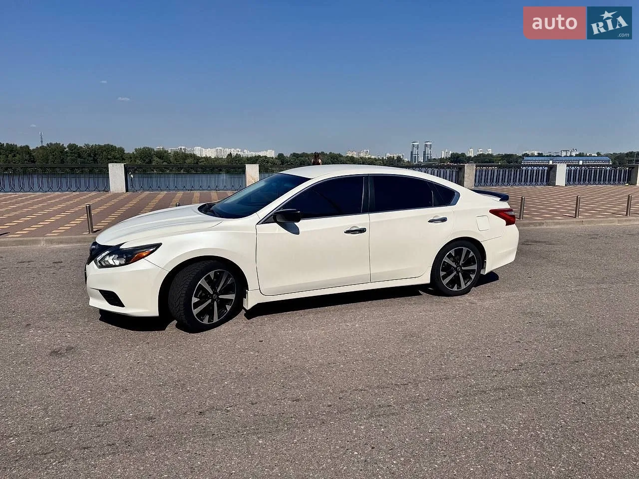 2017 Nissan Altima - мініатюра 6