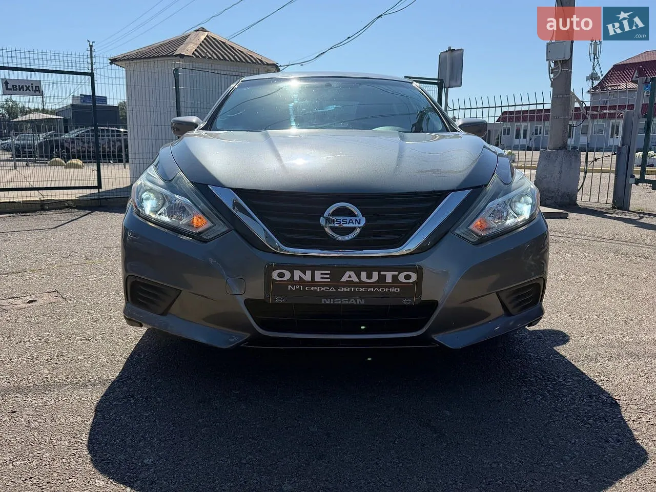 2017 Nissan Altima - мініатюра 2