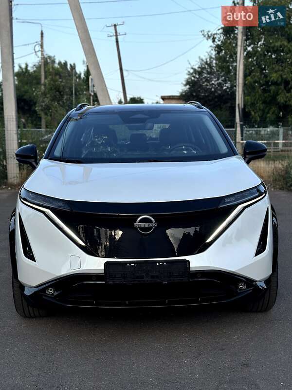 Внедорожник / Кроссовер Nissan Ariya 2022 в 