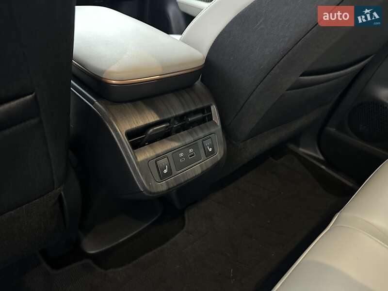 Внедорожник / Кроссовер Nissan Ariya 2023 в Ровно