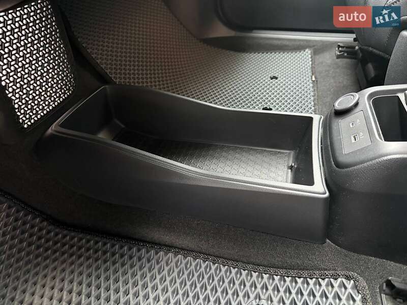 Позашляховик / Кросовер Nissan Ariya 2024 в Києві фото 38 Позашляховик / Кросовер Nissan Ariya 2024 в Києві