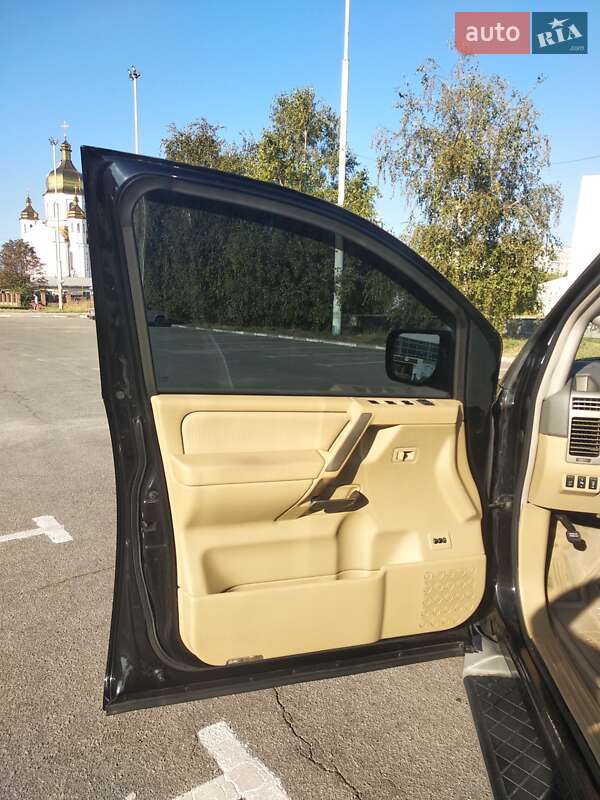 Внедорожник / Кроссовер Nissan Armada 2006 в Запорожье