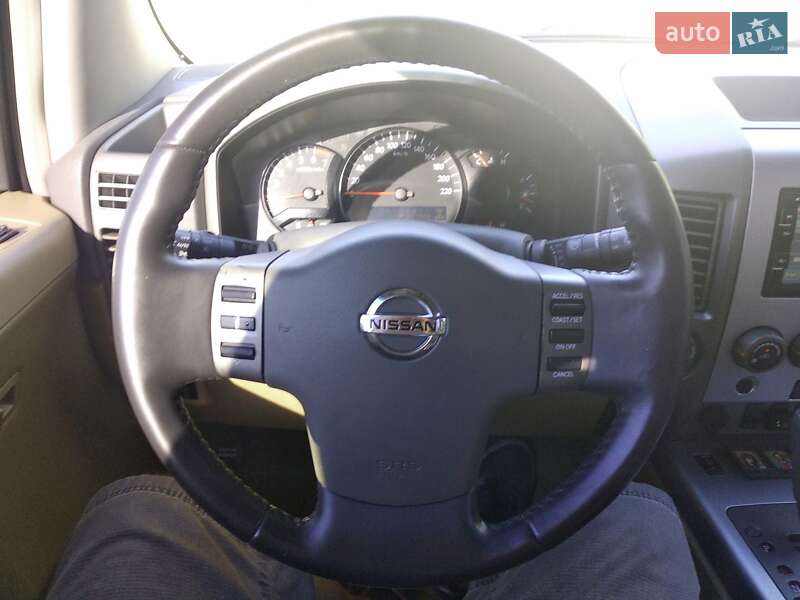 Внедорожник / Кроссовер Nissan Armada 2006 в Запорожье