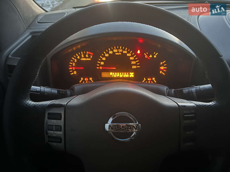 Позашляховик / Кросовер Nissan Armada 2006 в Києві