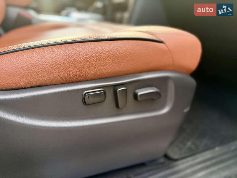 Позашляховик / Кросовер Nissan Armada 2018 в Львові