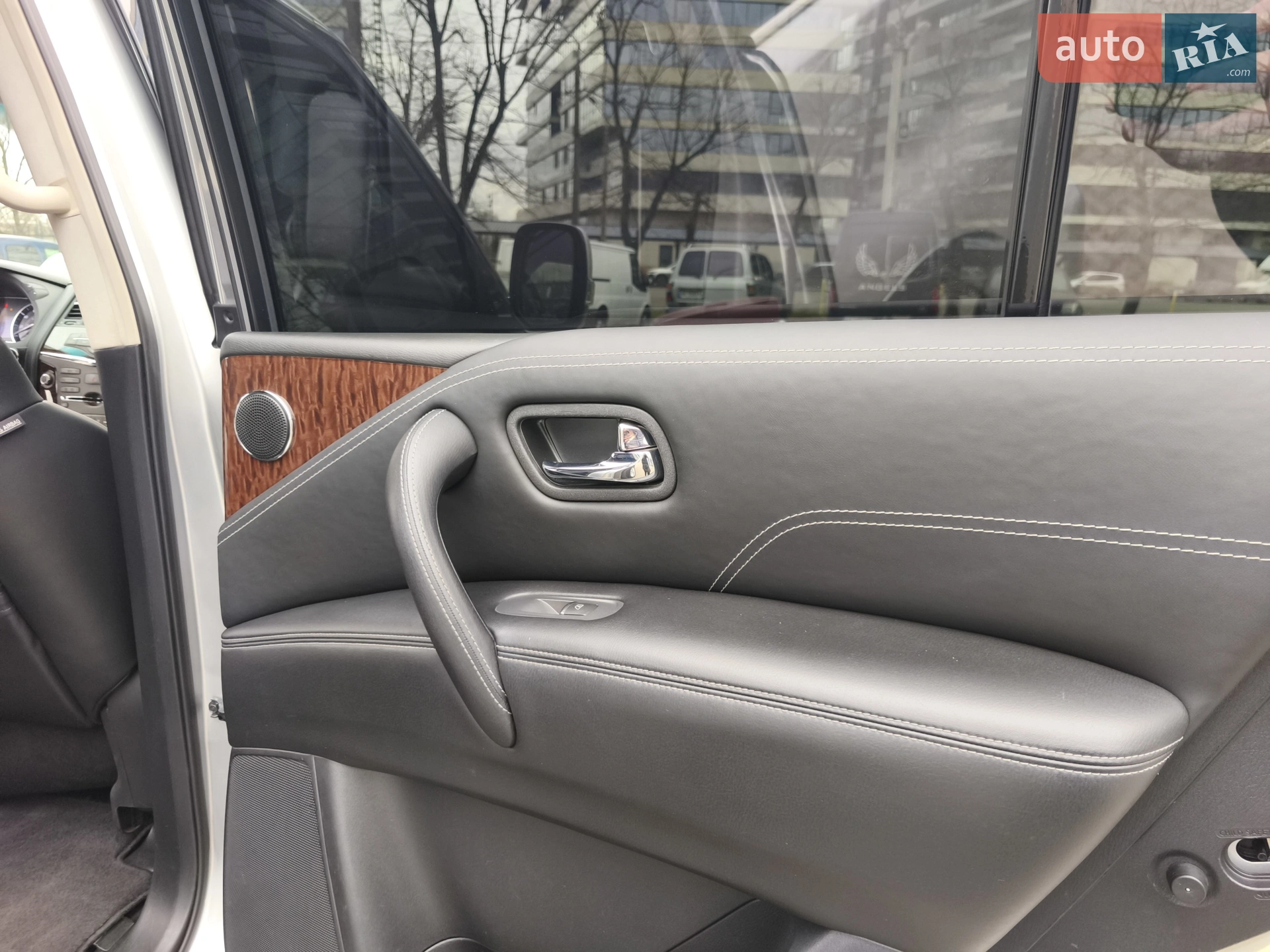 2016 Nissan Armada - мініатюра 14