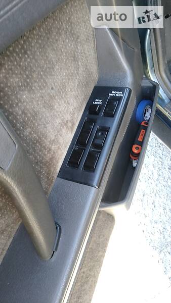 Седан Nissan Bluebird 1988 в Києві