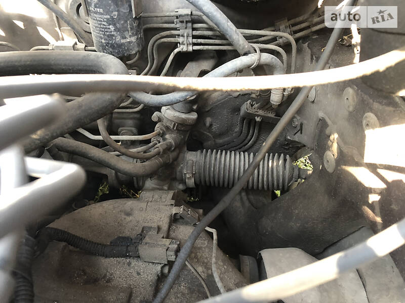 Седан Nissan Bluebird 1988 в Золочеві