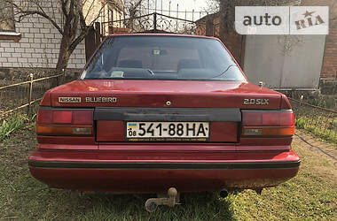 Седан Nissan Bluebird 1988 в 