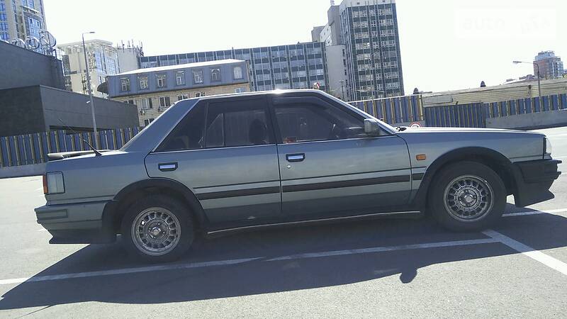Седан Nissan Bluebird 1988 в Києві