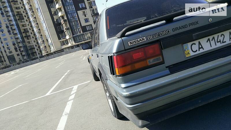 Седан Nissan Bluebird 1988 в Києві