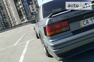 Седан Nissan Bluebird 1988 в 