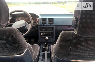 Седан Nissan Bluebird 1987 в Виннице