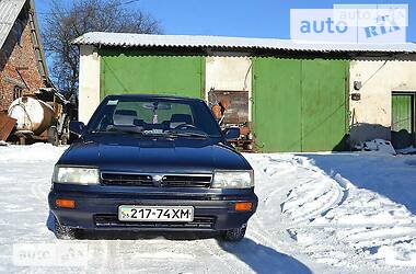 Седан Nissan Bluebird 1990 в Городку