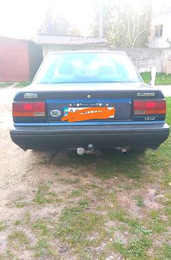 Седан Nissan Bluebird 1988 в Горохове