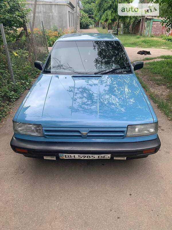 Хэтчбек Nissan Bluebird 1989 в Одессе