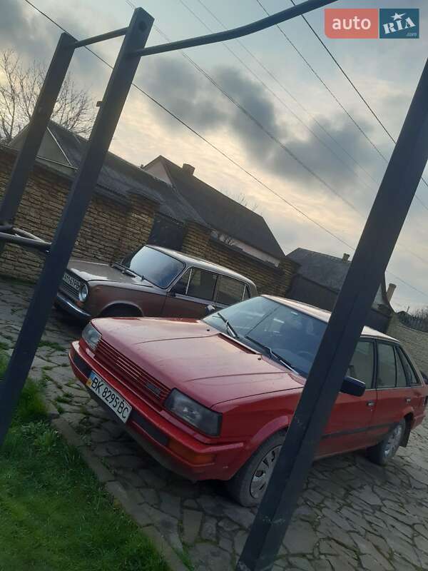Універсал Nissan Bluebird 1986 в Здолбуніві