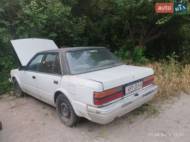 Седан Nissan Bluebird 1984 в Запоріжжі