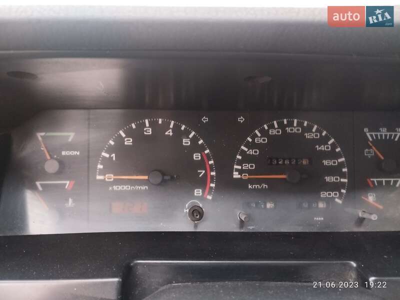 Седан Nissan Bluebird 1984 в Запоріжжі