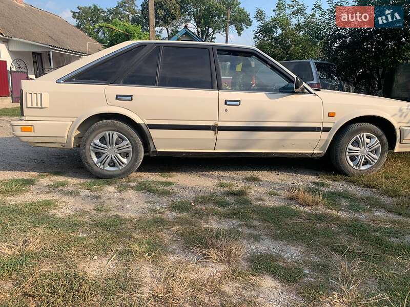 Універсал Nissan Bluebird 1987 в Гусятині