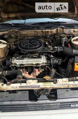 Седан Nissan Bluebird 1986 в 