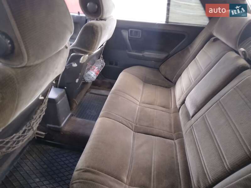 Универсал Nissan Bluebird 1986 в Синельниково