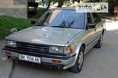 Седан Nissan Bluebird 1985 в Тернополі