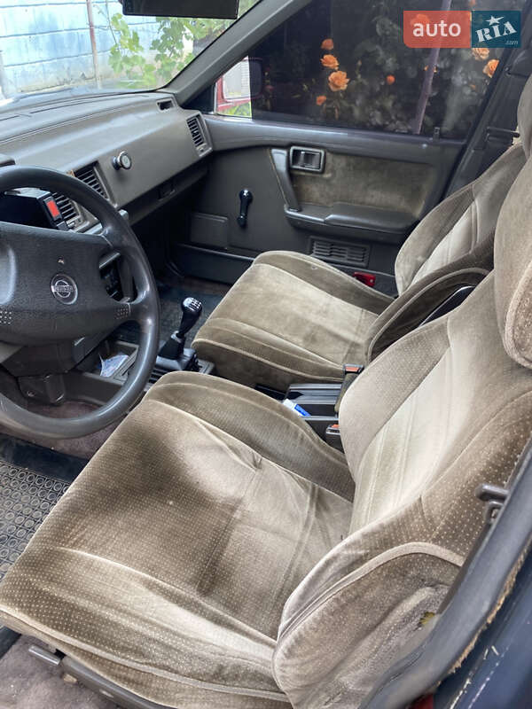 Седан Nissan Bluebird 1986 в Врадіївці