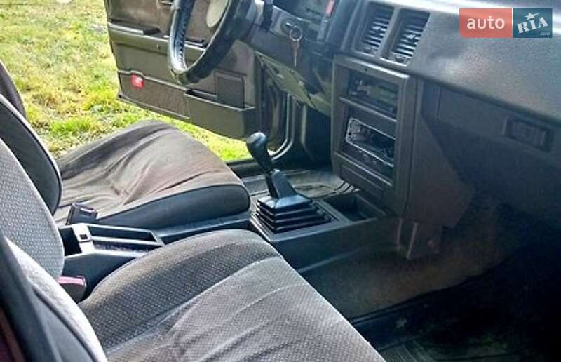 Nissan Bluebird 1990