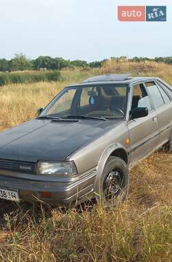 Седан Nissan Bluebird 1987 в Ананьеве
