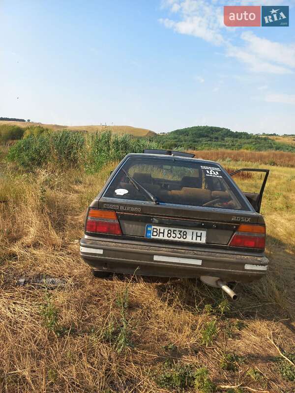Седан Nissan Bluebird 1987 в Ананьїві