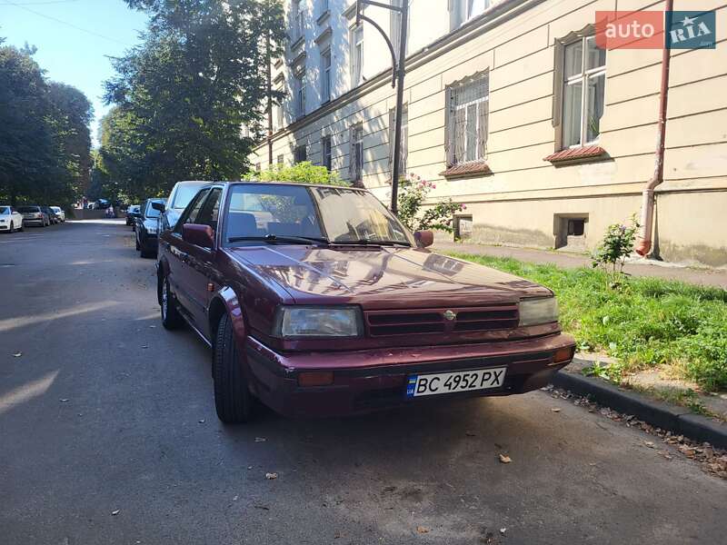 Седан Nissan Bluebird 1990 в Львові