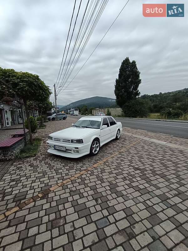 Седан Nissan Bluebird 1989 в Одесі