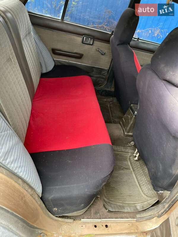 Универсал Nissan Bluebird 1988 в Каневе