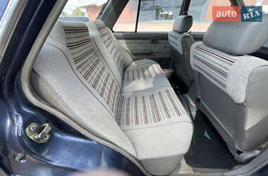 Седан Nissan Bluebird 1984 в  фото 11 Седан Nissan Bluebird 1984 в