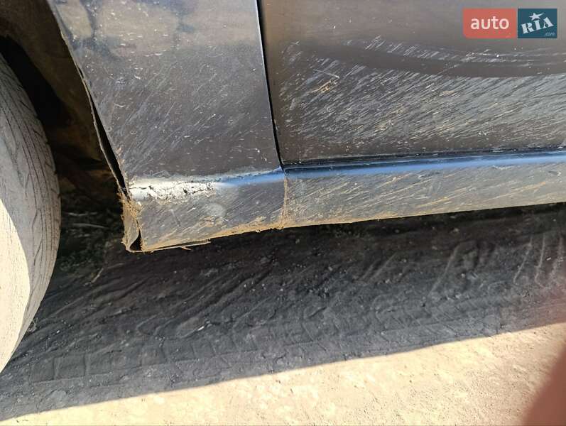 Седан Nissan Bluebird 1992 в Роздільній