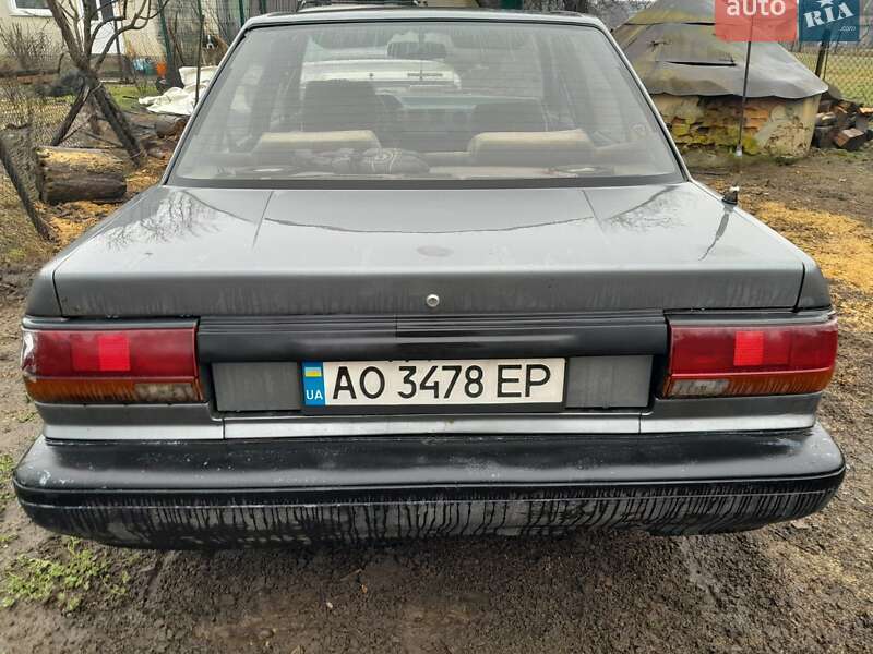 Nissan Bluebird 1990