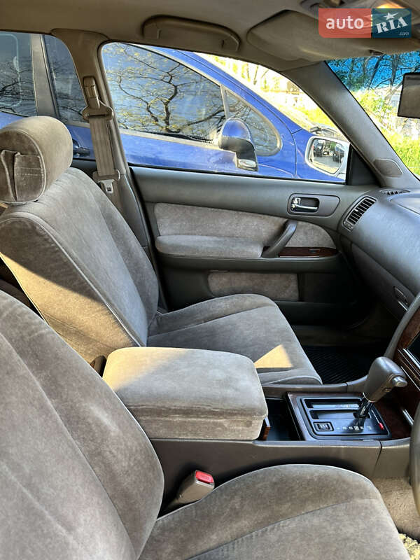 Седан Nissan Cedric 1995 в Одесі