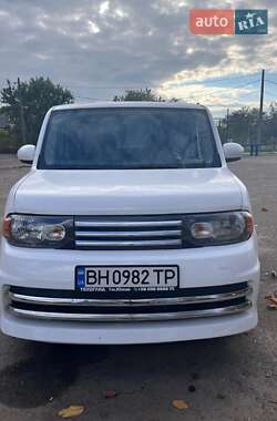 Мінівен Nissan Cube 2011 в Южному