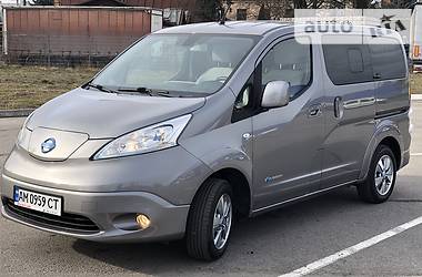 Мінівен Nissan e-NV200 2015 в 