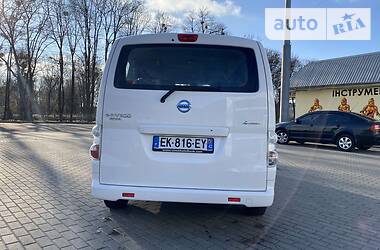 Грузопассажирский фургон Nissan e-NV200 2017 в Житомире