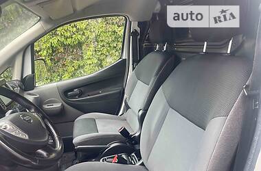 Грузовой фургон Nissan e-NV200 2014 в 