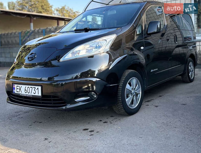 Nissan e-NV200 2015
