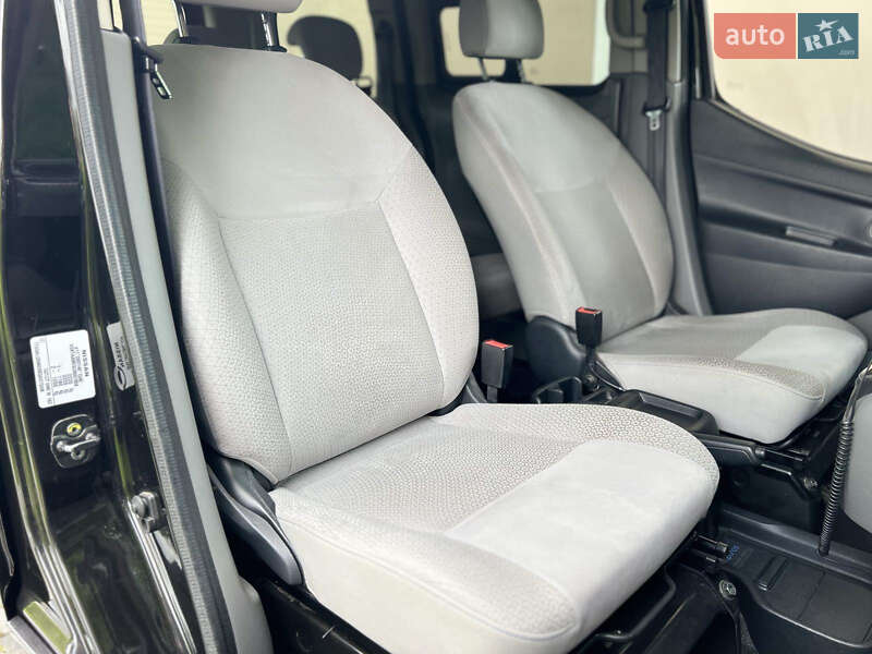 Мінівен Nissan e-NV200 2015 в Мурованих Курилівцях